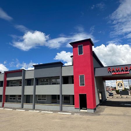 Ramada By Wyndham Medicine Hat Dış mekan fotoğraf