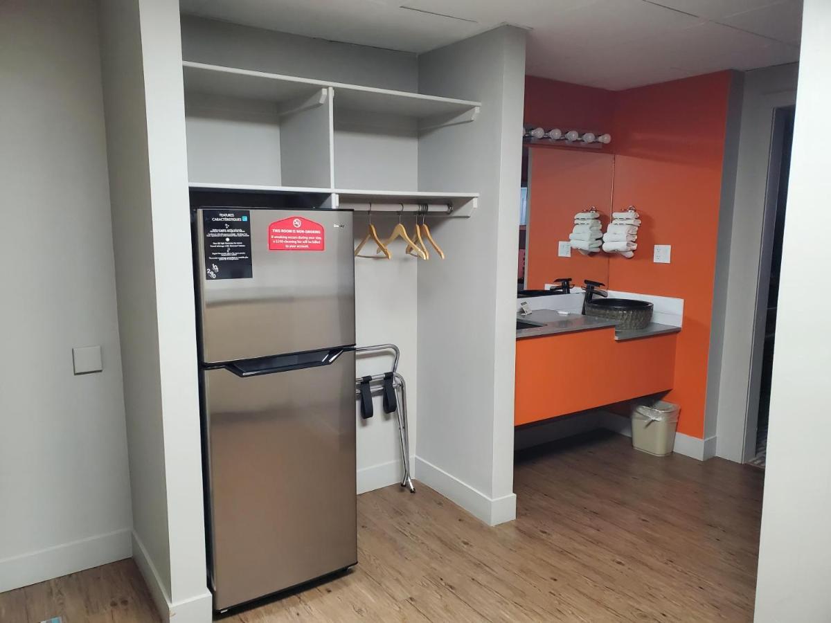 Ramada By Wyndham Medicine Hat Dış mekan fotoğraf