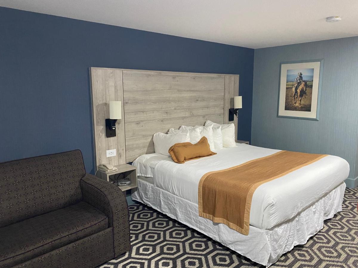 Ramada By Wyndham Medicine Hat Dış mekan fotoğraf