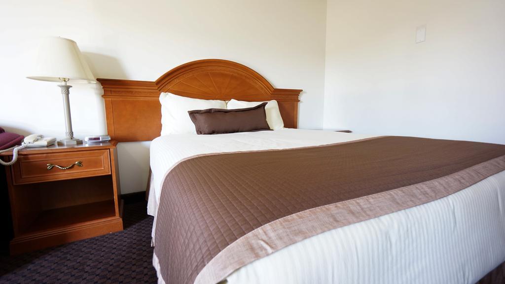 Ramada By Wyndham Medicine Hat Dış mekan fotoğraf
