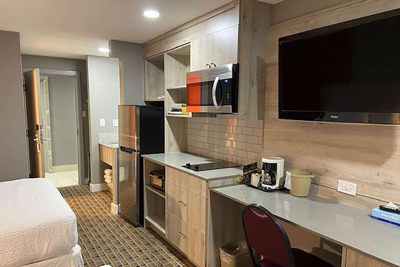 Ramada By Wyndham Medicine Hat Dış mekan fotoğraf