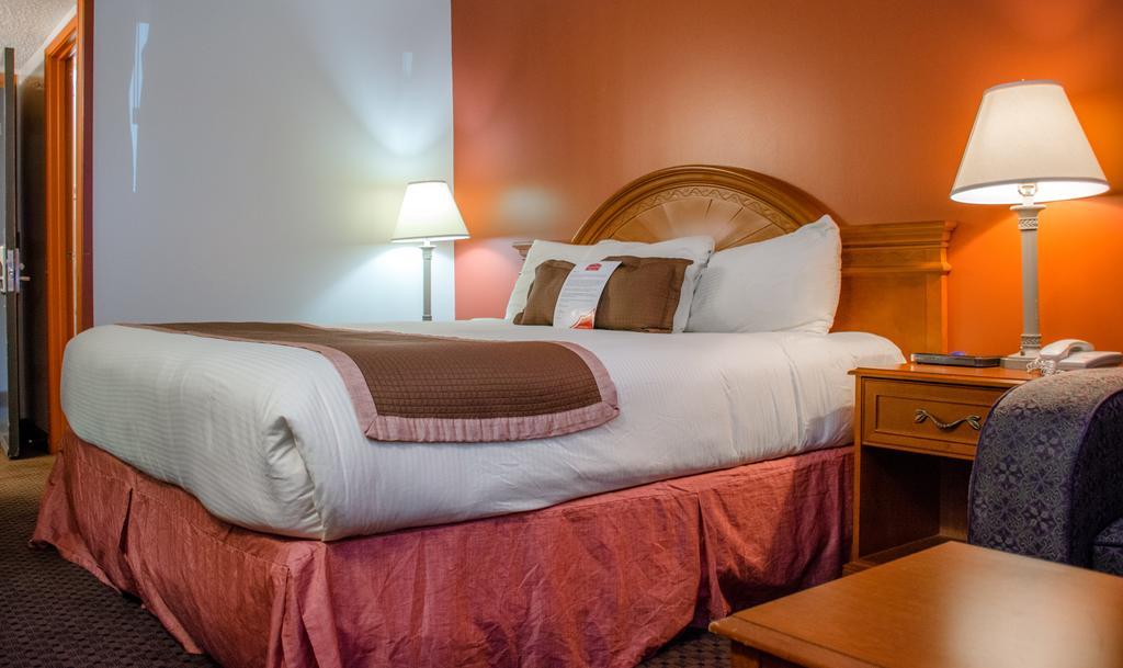 Ramada By Wyndham Medicine Hat Dış mekan fotoğraf