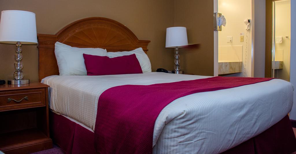 Ramada By Wyndham Medicine Hat Dış mekan fotoğraf