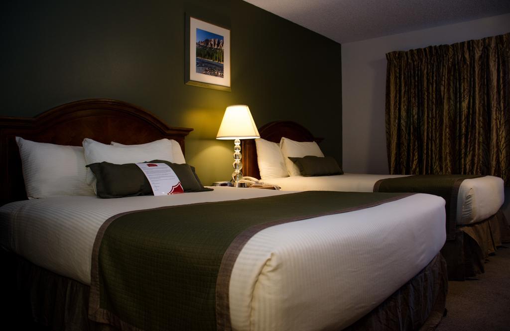 Ramada By Wyndham Medicine Hat Dış mekan fotoğraf