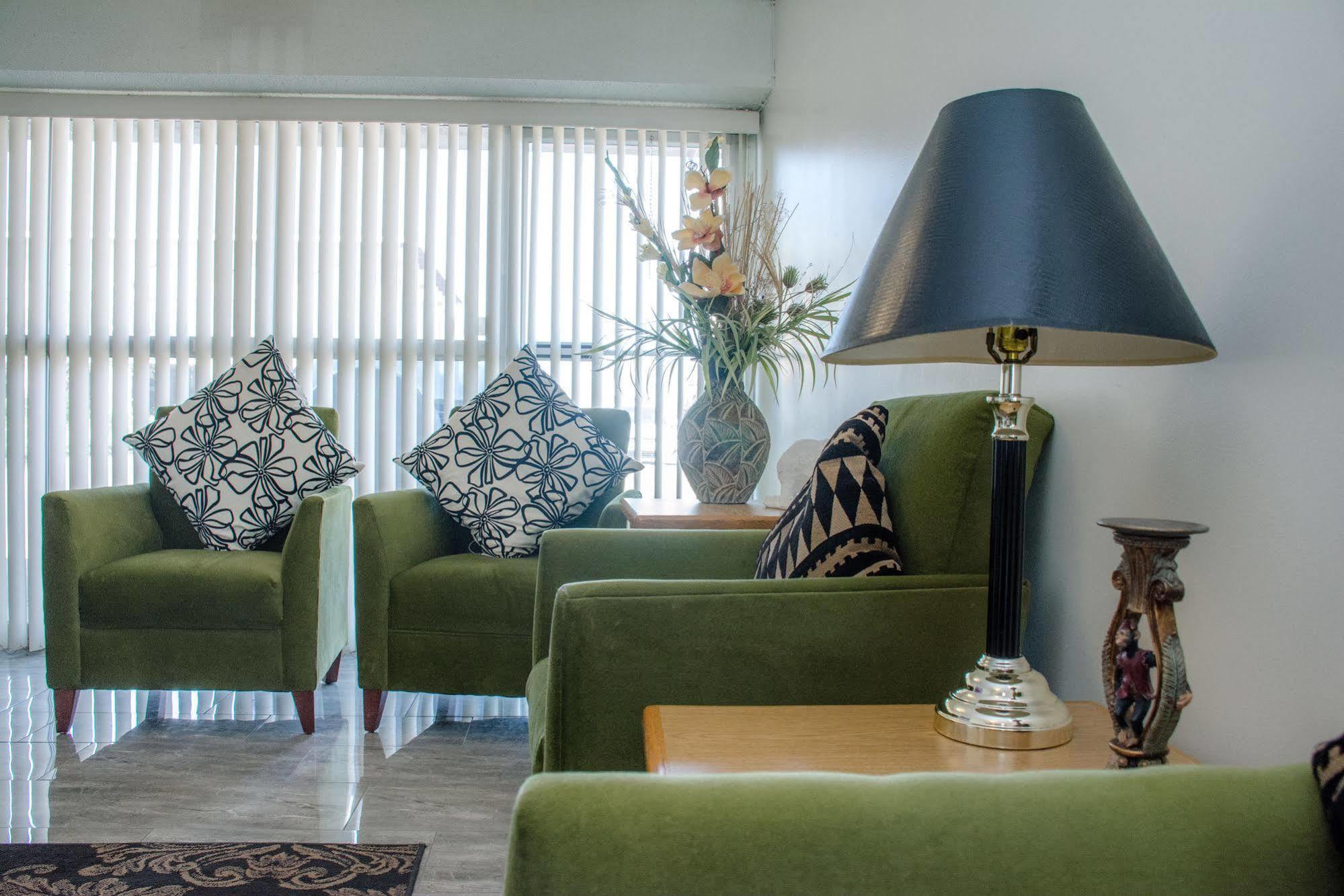 Ramada By Wyndham Medicine Hat Dış mekan fotoğraf