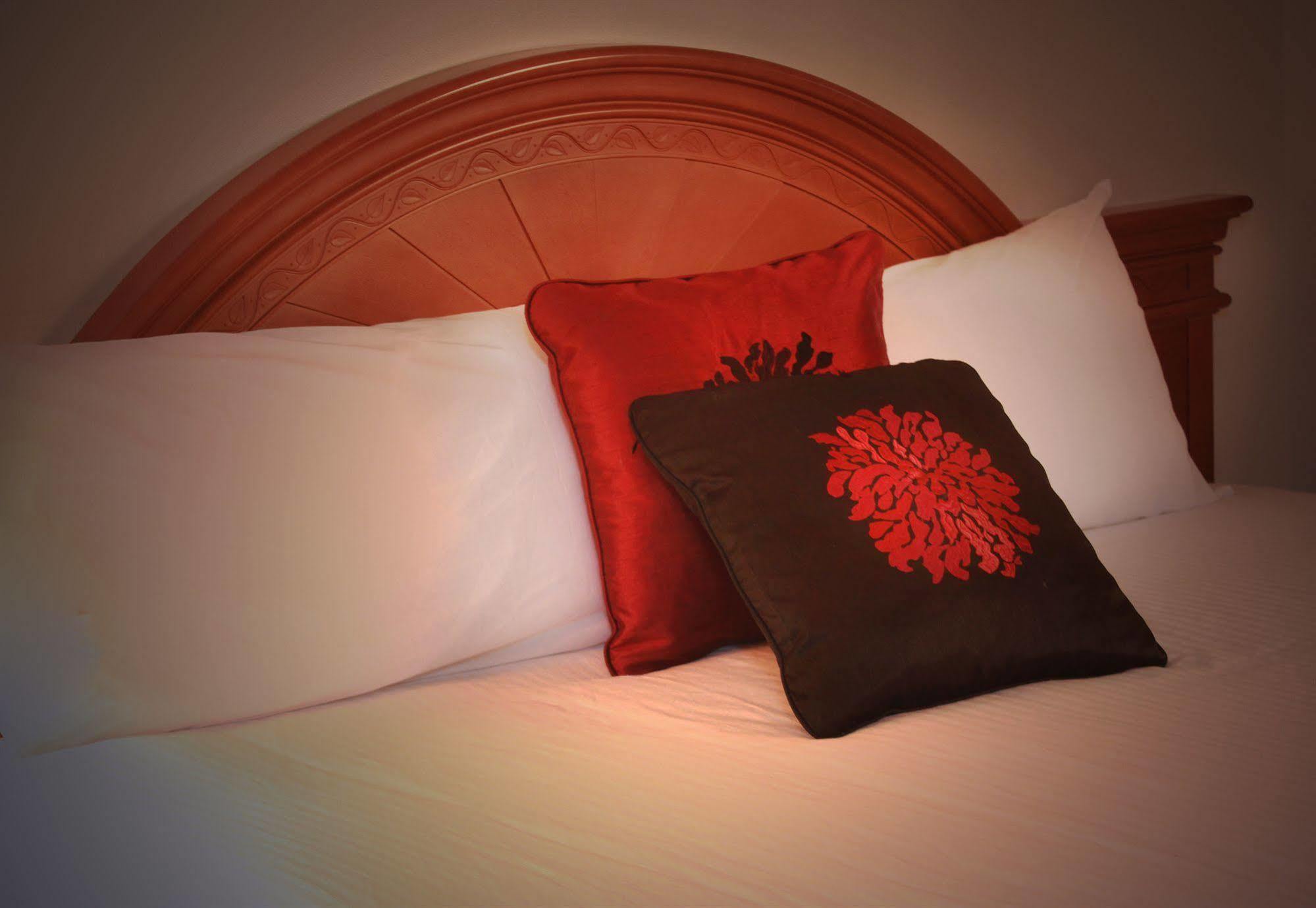 Ramada By Wyndham Medicine Hat Dış mekan fotoğraf
