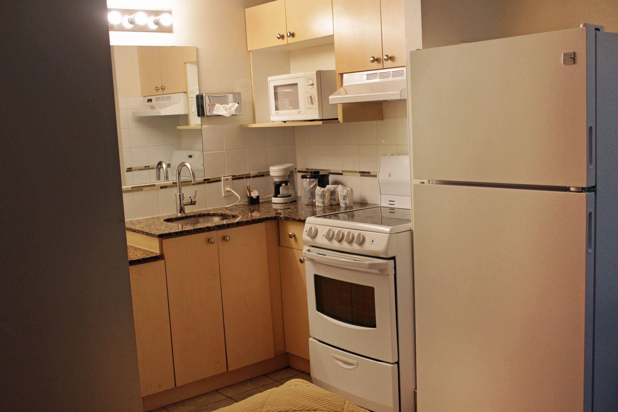 Ramada By Wyndham Medicine Hat Dış mekan fotoğraf