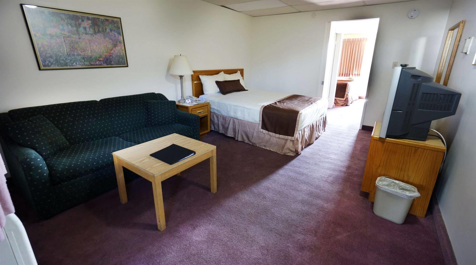 Ramada By Wyndham Medicine Hat Dış mekan fotoğraf